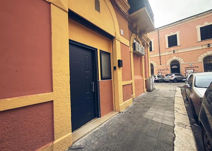 Apartment Sweet 208 *